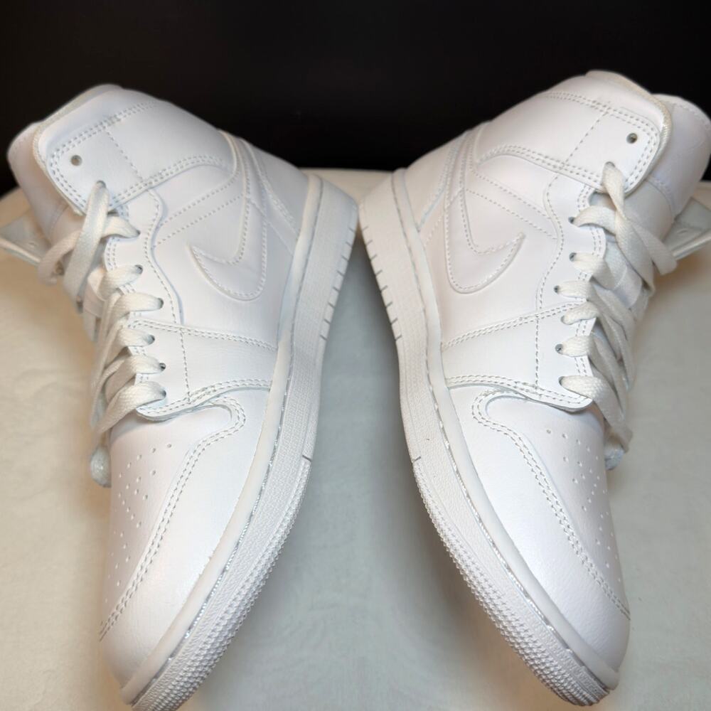 Nike Air Jordan 1 Mid “Triple White” – DV0991-111 | 8.5W - Picture 10 of 10